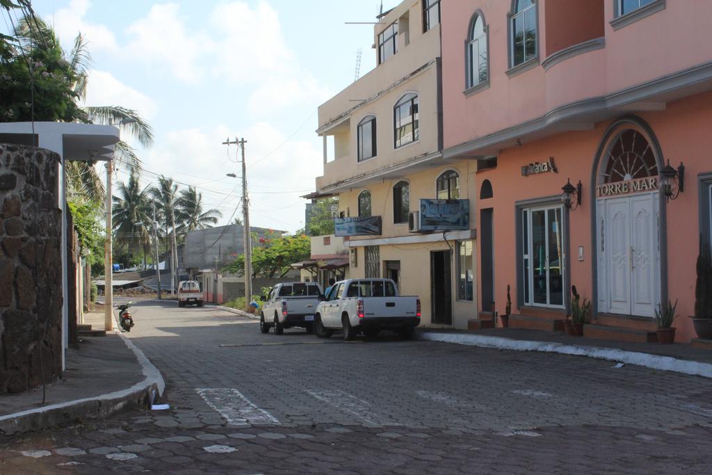 The Finch House Villa Puerto Ayora  Exterior photo